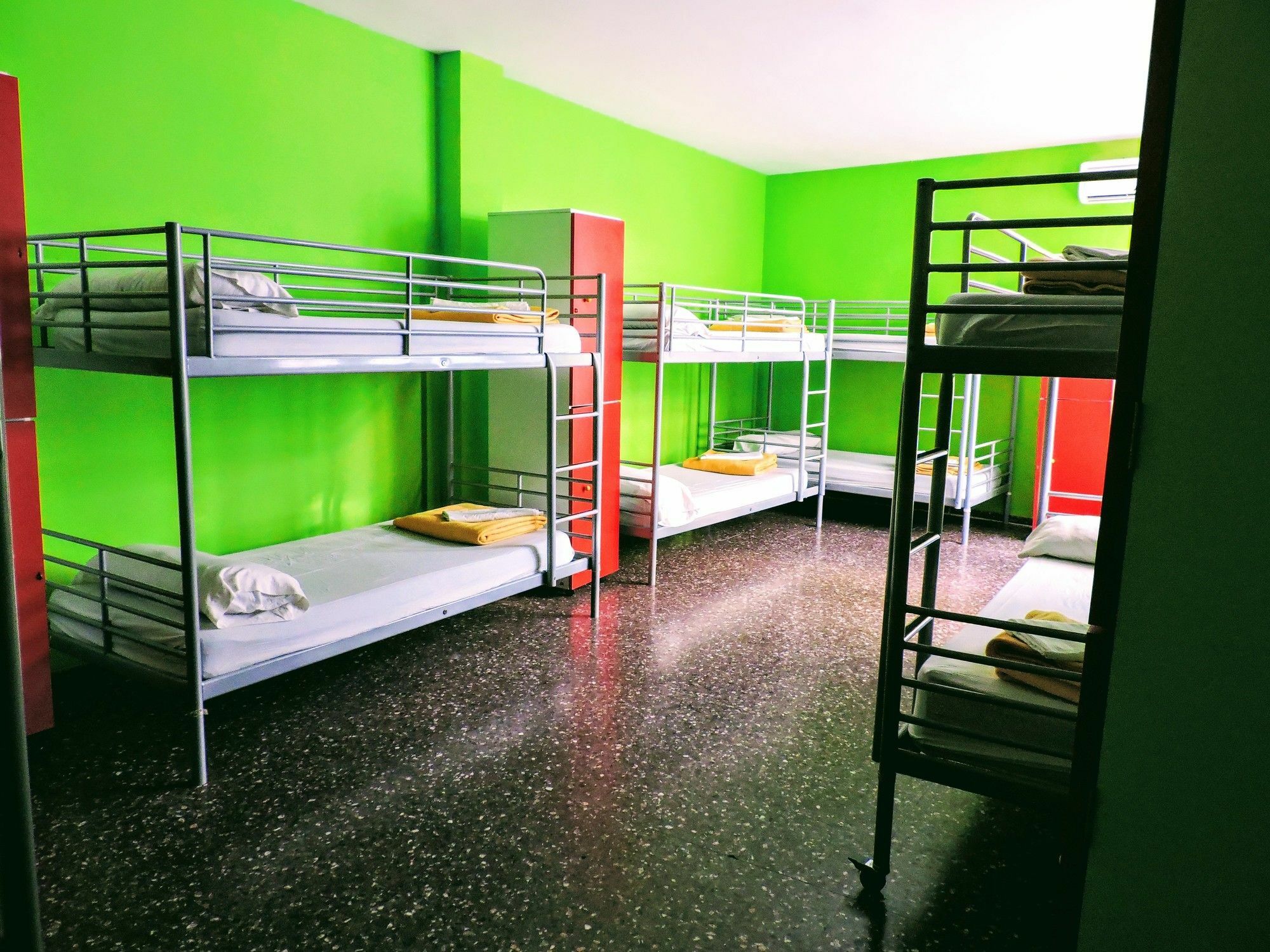 Onefam Les Corts Barcelone
